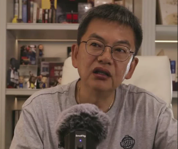 苏群：湖人并不关心斯洛文尼亚的胜负，他们只关心东契奇的状态和需求。

东契奇带领