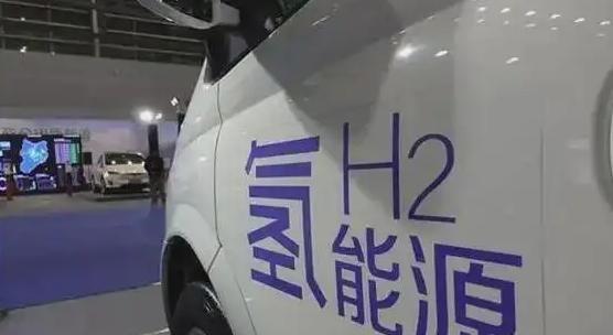 什么阻止了氢气成为汽车内燃机燃料？
1937年5月6日傍晚，德国兴登堡号飞艇缓缓