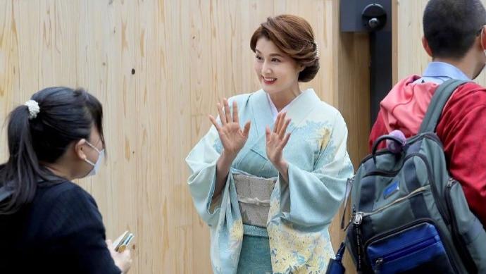 53岁藤原纪香：曾跟郭富城热恋，身姿丰满，成熟富有魅力
