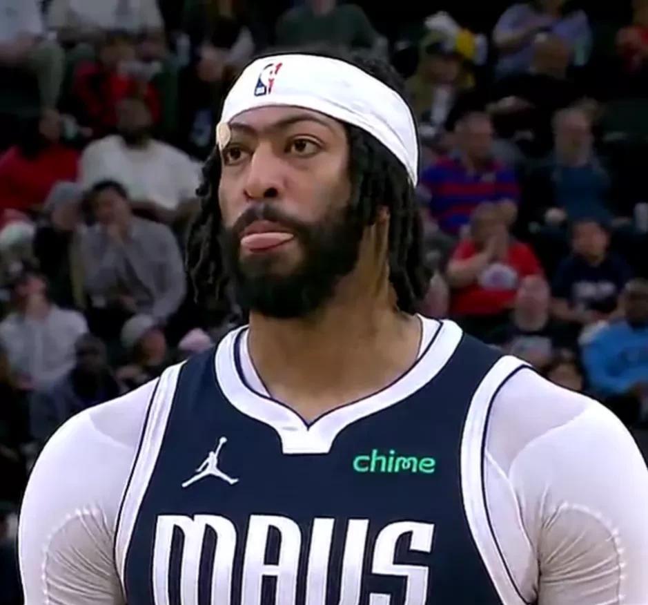 不好混啊！！12届选秀仅剩的7位现役球员！！！
安东尼戴维斯：2012年首轮第一