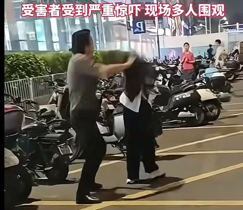 深圳摩的司机火了，刚这一个视频就六百多万播放了，女子到底说了什么过激话，能让男子