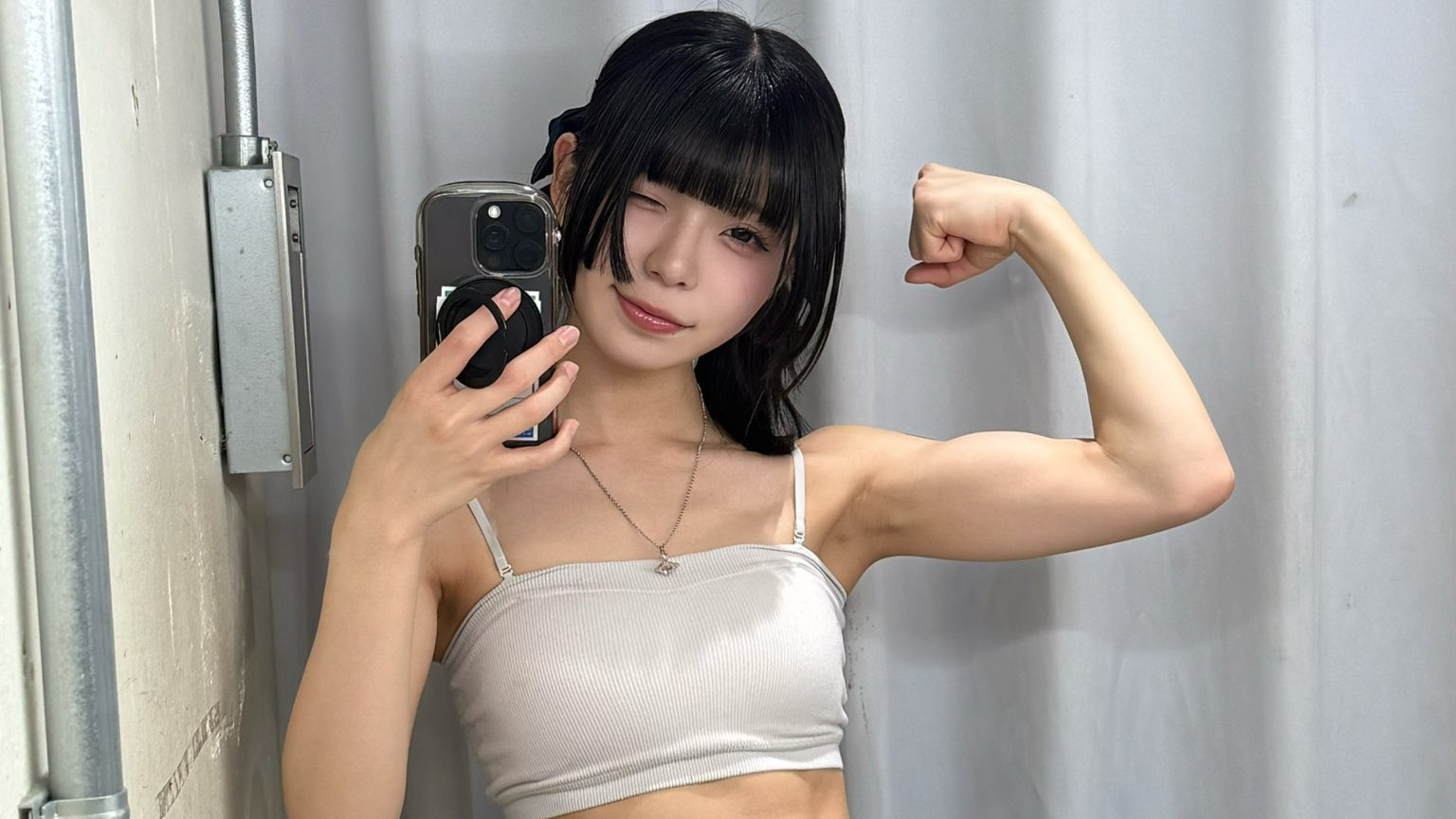 我们排斥肌肉女，是不是因为自己太“弱鸡”