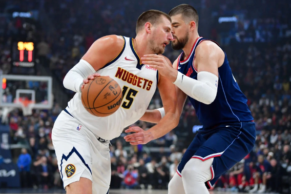 球迷调侃约基奇暴怒争执：他很少发火，发火就输球

NBA季后赛掘金客场83-11