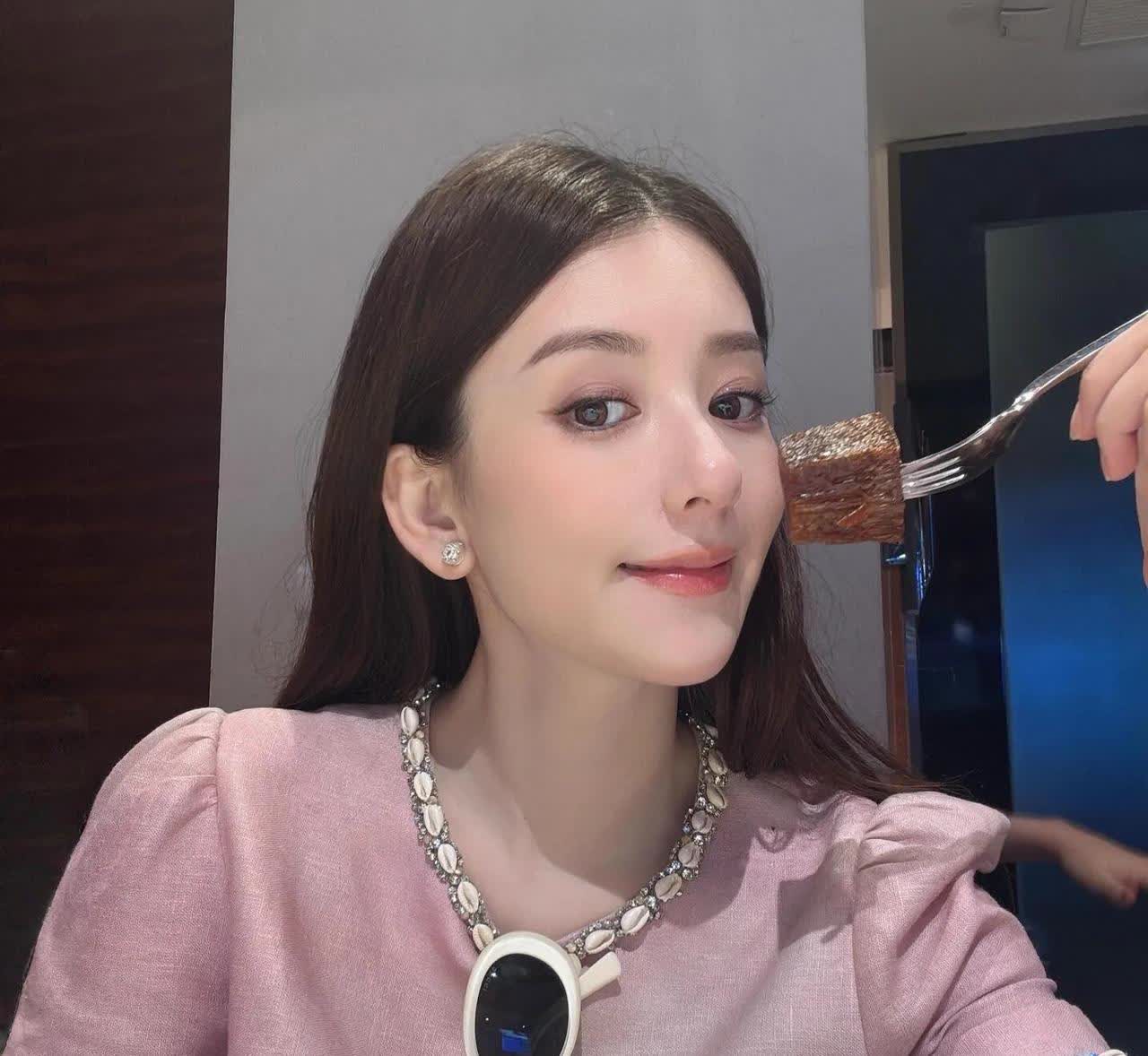 郭富城真的把方媛宠到没边了


感觉郭富城自从和方媛结婚后真的变了很多，没