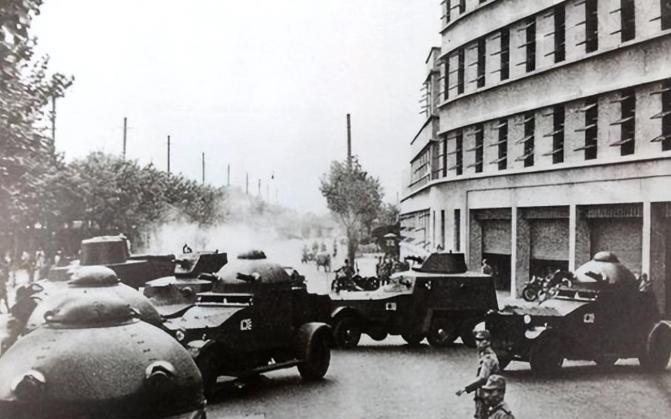 1945年，日军中将送给陈毅60车装备，朱德：一下子成了“大财主”
1945年8