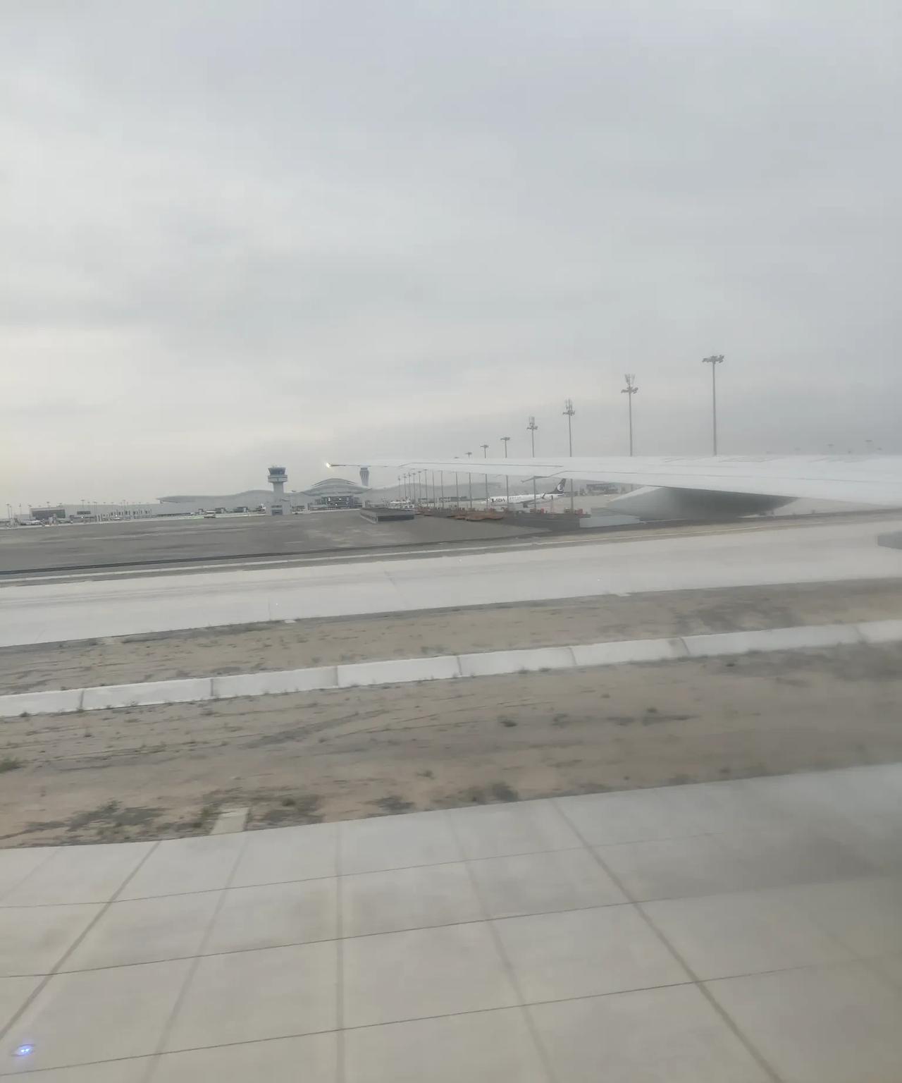 最近剧评没空更新那么勤了，出来散散心[偷笑]这个点了，天还亮着，猜猜是哪里？没去