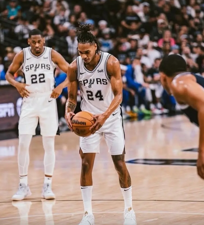 瓦塞尔的缺阵带来的影响
瓦哥伤停不打带来的影响已经很大了这几场很明显都是因为首发