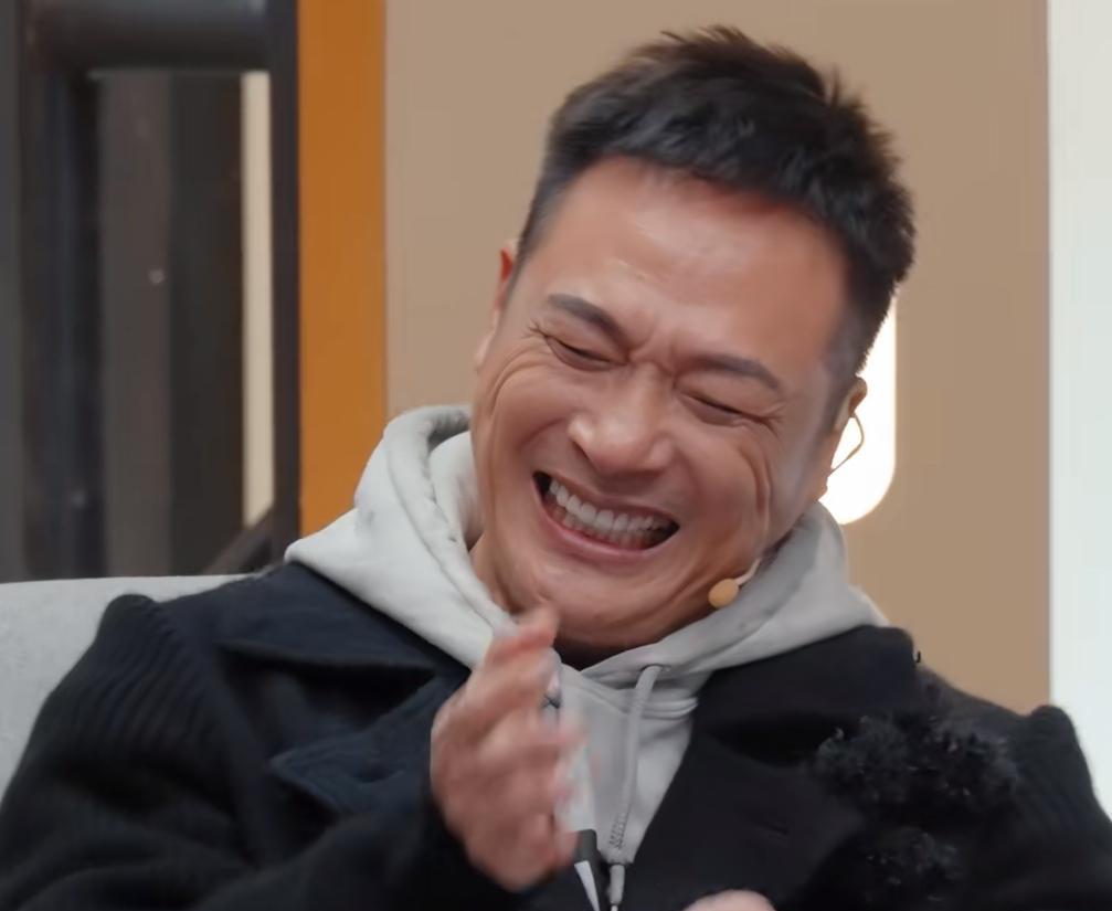 尔冬升看到TF家族余宇涵的可爱表现，不禁想起丁程鑫：“第一次见小丁才13岁，后来