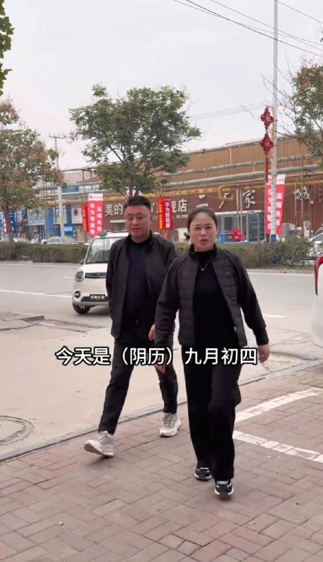 董艳颖真的是太面面俱到了！

董艳颖更新视频了，九月初四，也就是直播的前一天，忙