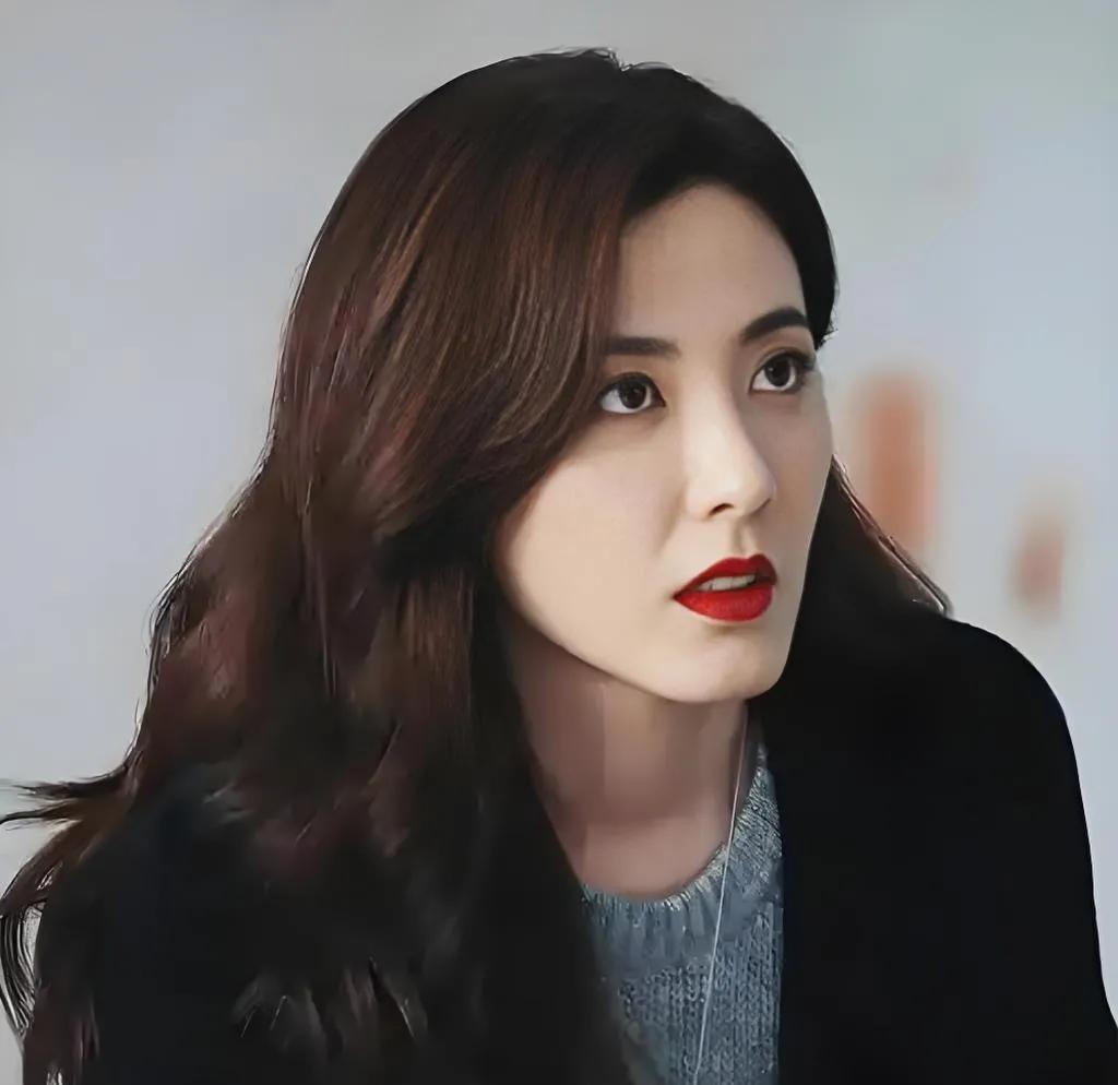 对曾黎的印象：张柏芝在浪姐秒变迷妹？
最近曾黎状告粉丝的事件闹得沸沸扬扬，可是曾