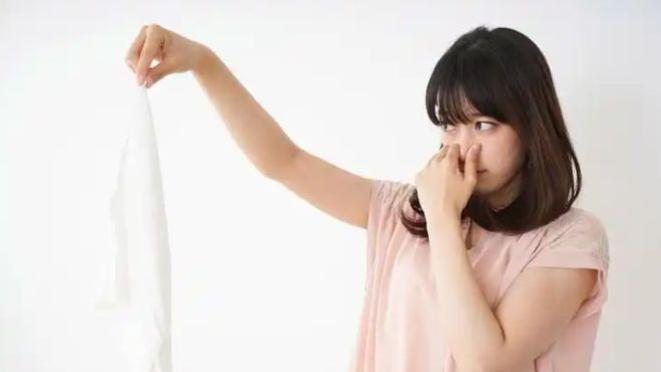 秋天衣服“阴干臭”难解？除味关键在“杀菌+速干”