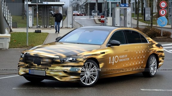 战略转身？奔驰下一代S级押注双线并行