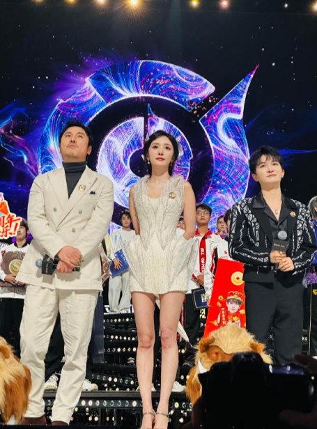 我幂姐腿真长啊 ​​​！给我看迷了