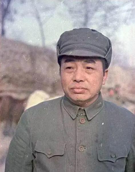 [太阳]1939年，国军中将陈铁设宴款待彭德怀，席间，陈铁的夫人突然悄悄说道：“