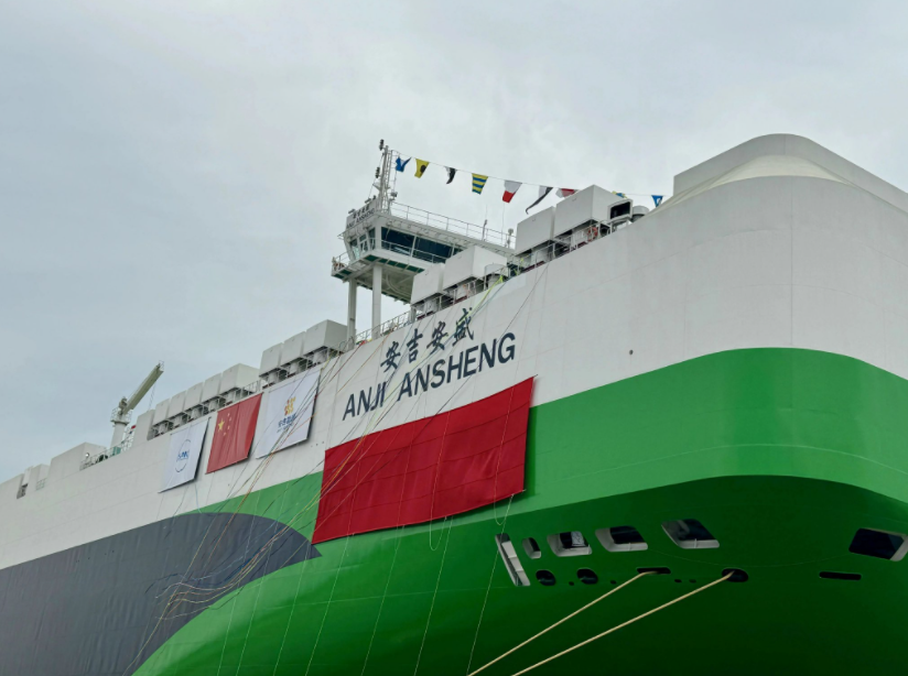中国打造海上巨无霸，单趟能装9500辆汽车，背后门道不简单