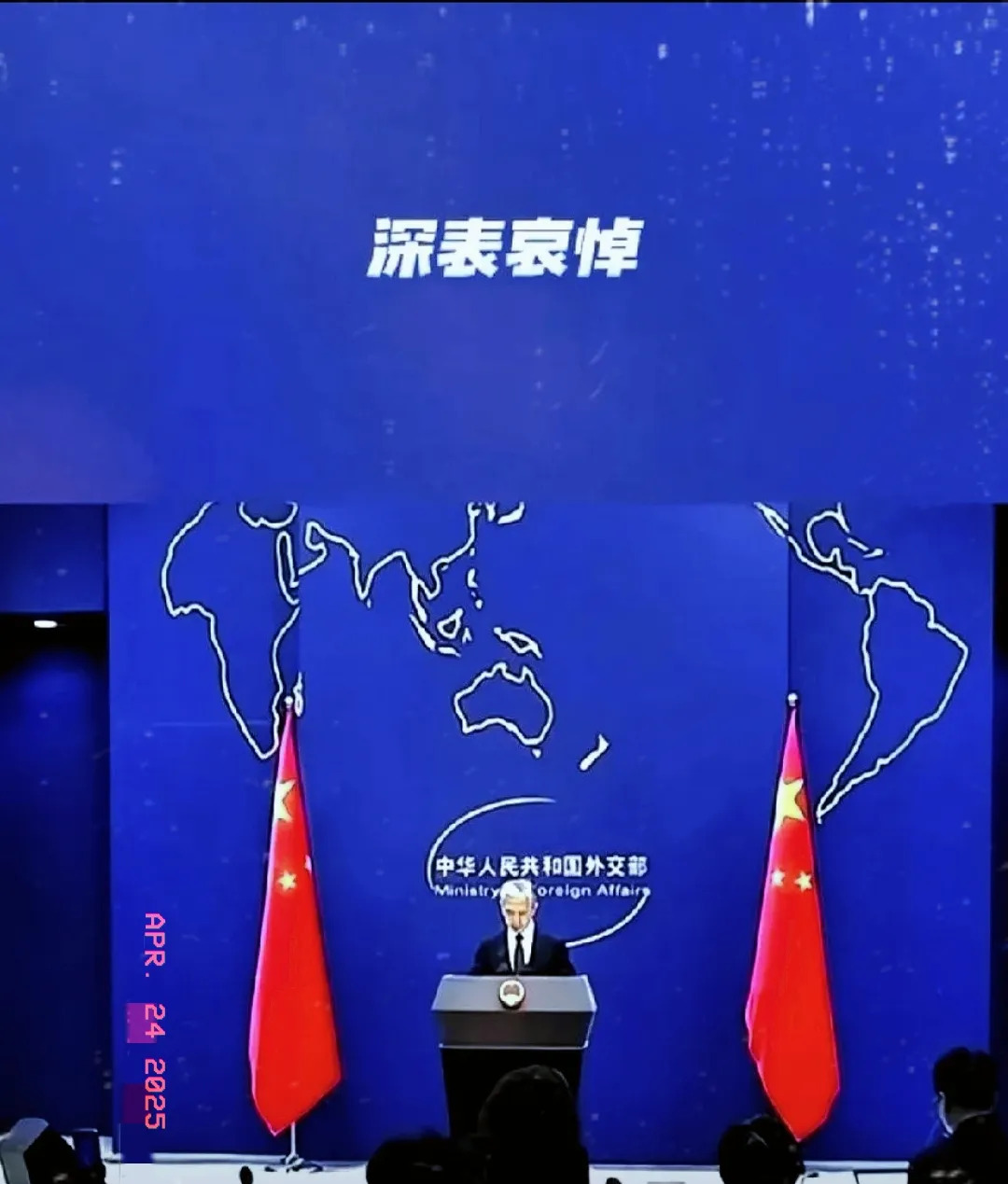 中国警告美国勿拉拢他国











美国四处拉帮结派，想拉别人下水和它
