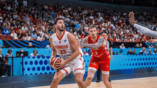 距离NBA季前赛还剩一个月的时间，男篮欧锦赛也进入了八进四的淘汰赛阶段