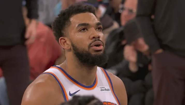 NBA常规赛，尼克斯主场107-124不敌魔术。
全场比赛，尼克斯球员卡尔-安东