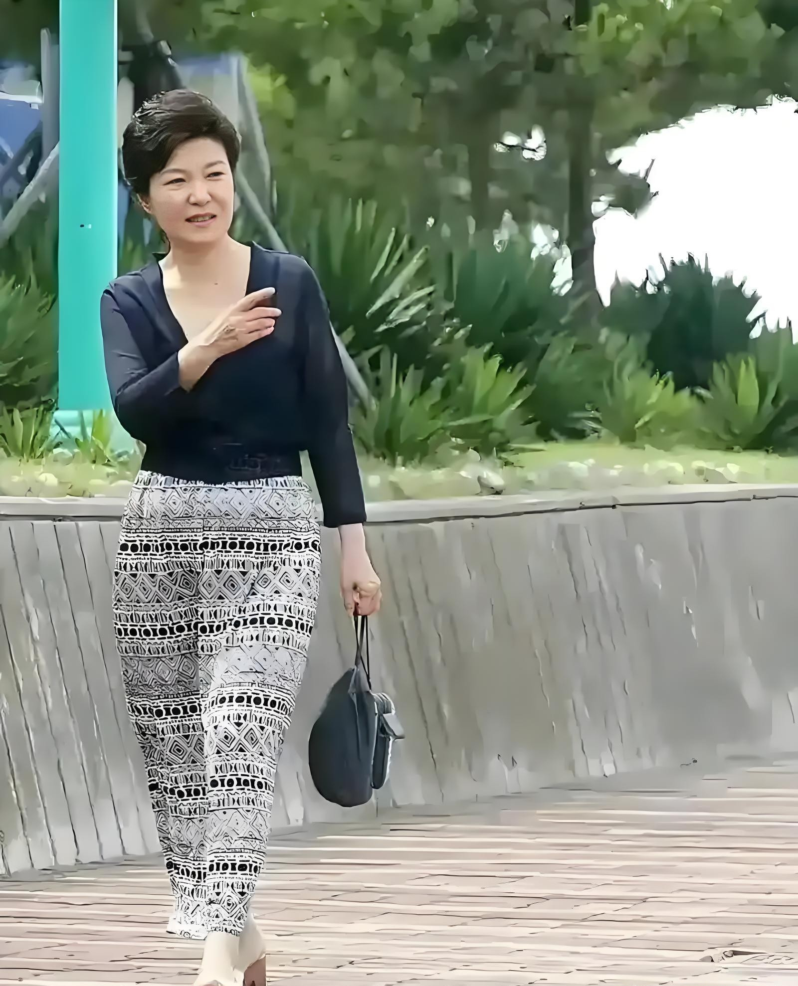 朴槿惠这步棋走错了





---





这女人，简直让人跌破眼镜！本以为