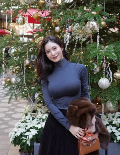 阿部夏树 身材是真绝了 ，这是哪国的明星