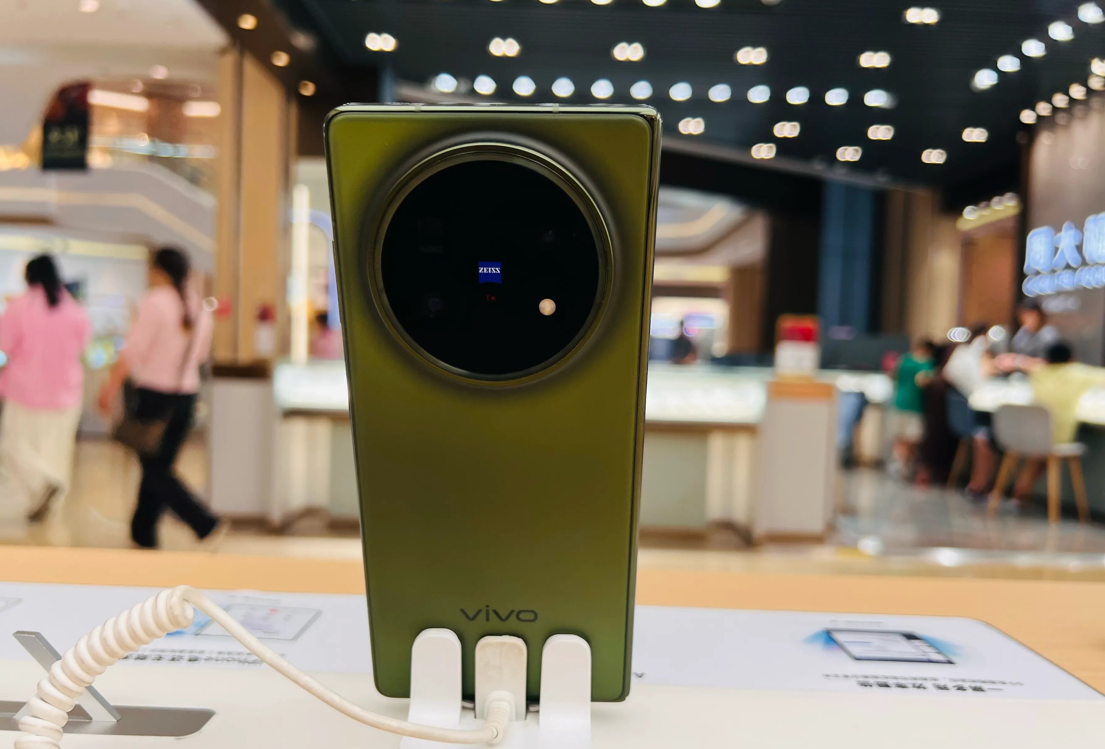 国内手机市场周份额出炉：vivo持续领跑，荣耀华为此消彼长