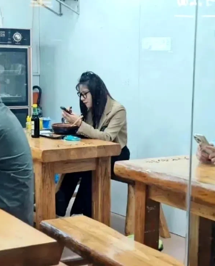 我要是这么放筷子，我妈能教育我三天三夜
