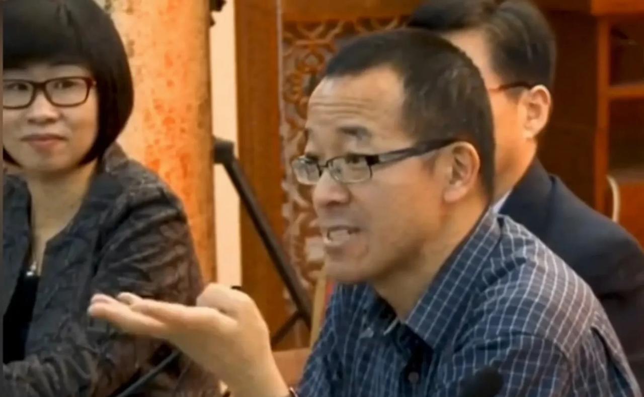 企业家俞敏洪说：“我们全班同学进北大30周年聚会时，在北京，50个同学几乎全来了