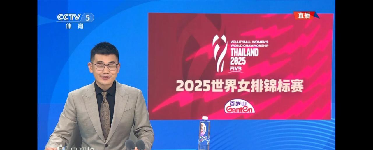 中国女排3:0横扫来自美洲的多米尼加女排，获得了f组的小组第一，1/8决赛的对手