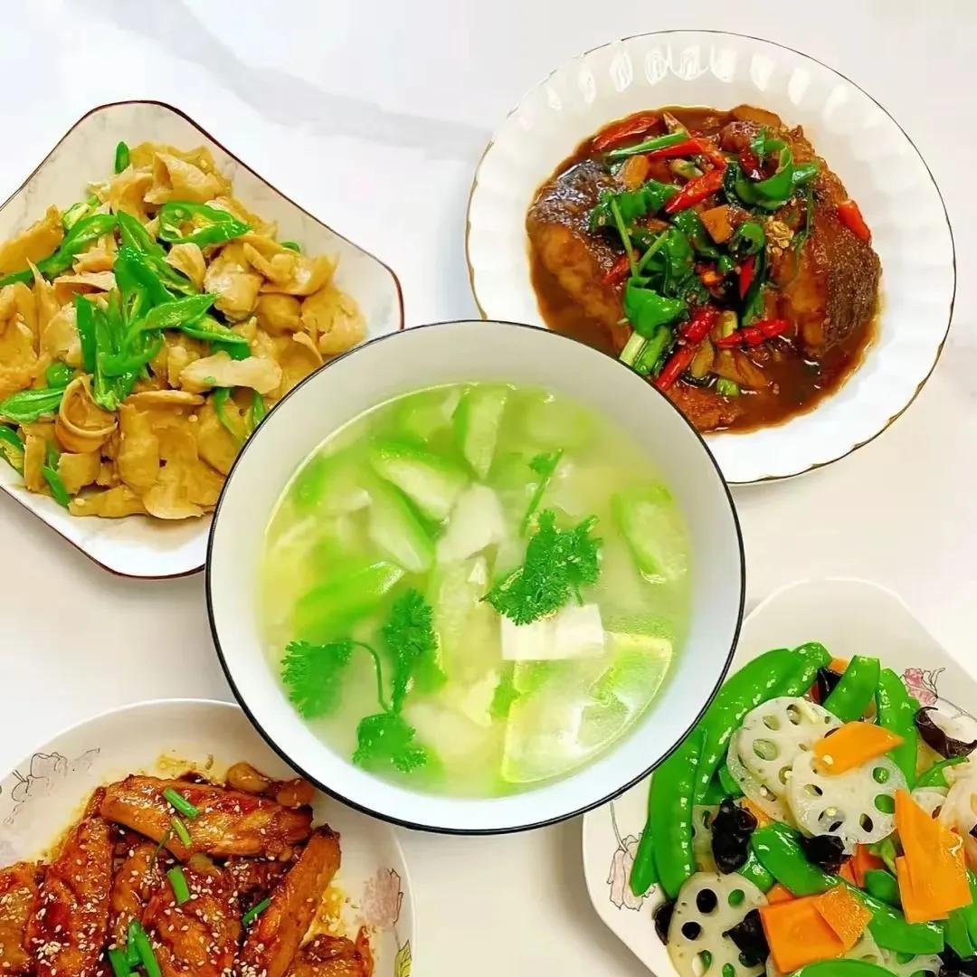 一个好的家庭氛围对孩子是特别重要的 ，孩子的性格甚至于是为人处事 、各方面能力 