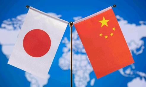 高市早苗怂了！10月7日，根据日本共同社报道，日媒援引多名相关人士的消息称，日本