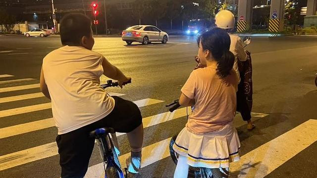 丈夫跟妻子算开销因100块起争执，妻子晒账单反被骂：全家靠我养