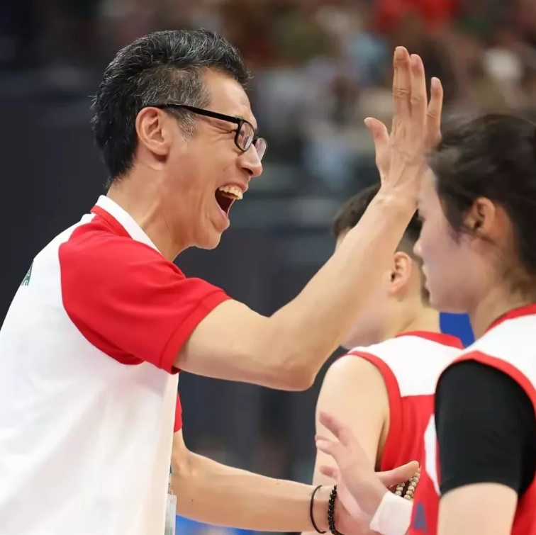 教练水平真高！！这是大运会女篮加时71:67逆转波兰女篮后，网友对大运会女篮教练