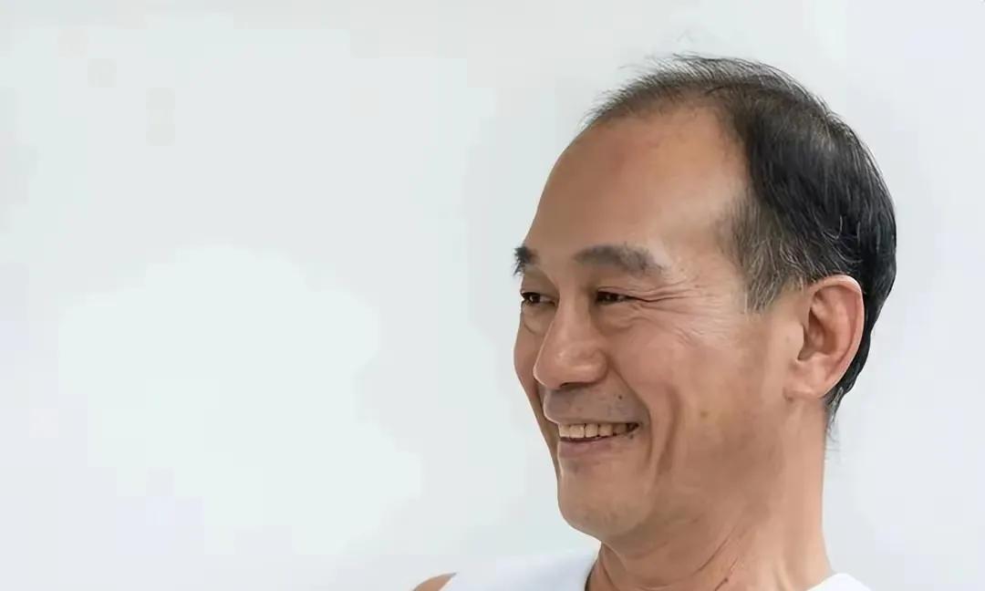 出现一个奇怪的现象:
现在办升学宴，分数也不知道，哪里上学也不知道，不敢问，也不