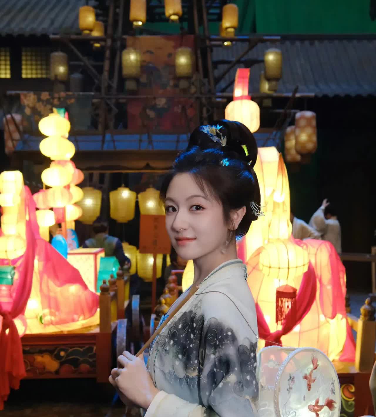 《朝雪录》爆了以后，我想着唐人终于又“崛起”了！

特意去唐人影视官博和蔡艺