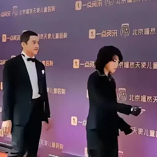 李亚鹏三个女儿这事，

我特意查了一下，

不查不知道，一查我直佩服，原