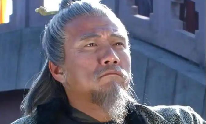 朱元璋登基后，想为老父亲迁坟，刘伯温大惊：“这坟不能动！

朱元璋幼年家境贫寒，