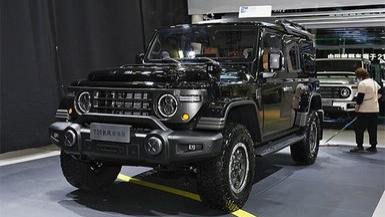 对标坦克300，212 T01长风柴油版上市  双联屏设计 价格更低