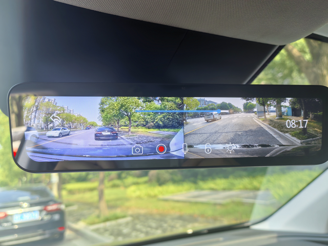 流媒体后视镜
之流媒体后视镜，由于小鹏G6的2025款625Max科技版是没有自