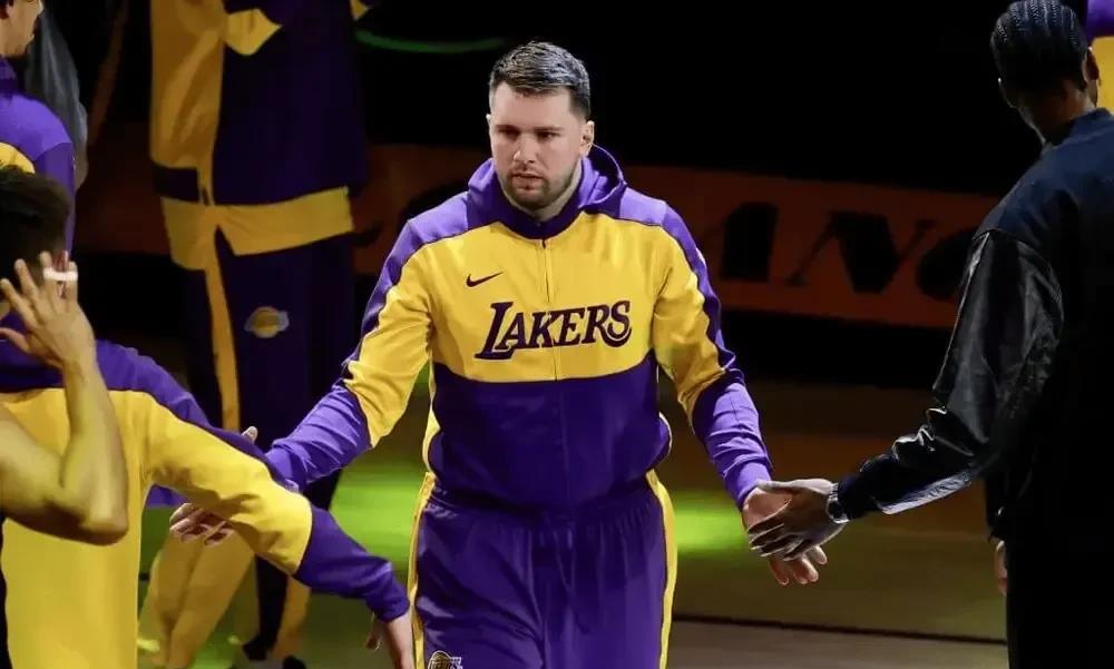 NBA情报局7月20日讯   据《纽约时报》旗下The Athletic的湖人跟