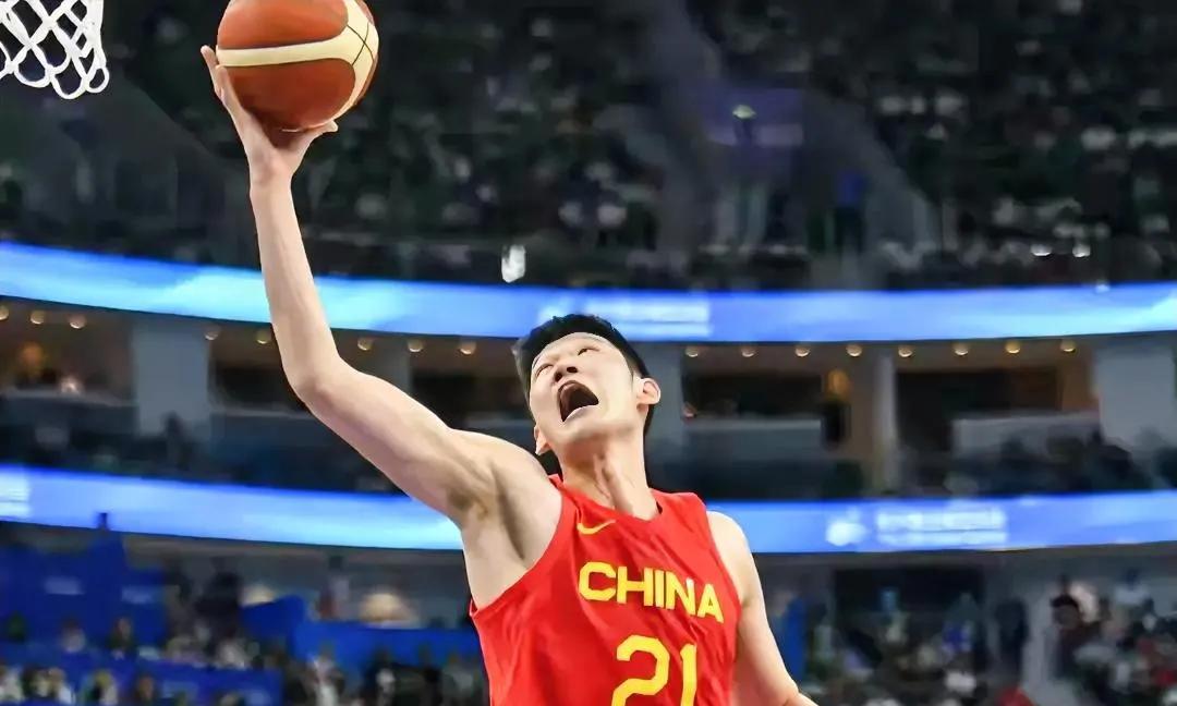 FIBA官方公布中国男篮亚洲杯12人大名单：徐杰、张宁无缘！
北京时间08月03