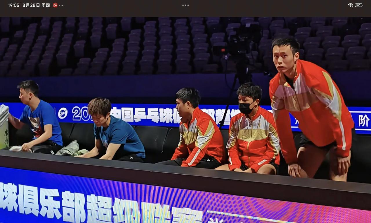08月28日，林高远跟明润队友一起在来到场馆，首次进行训练，林高远真是个话唠，一