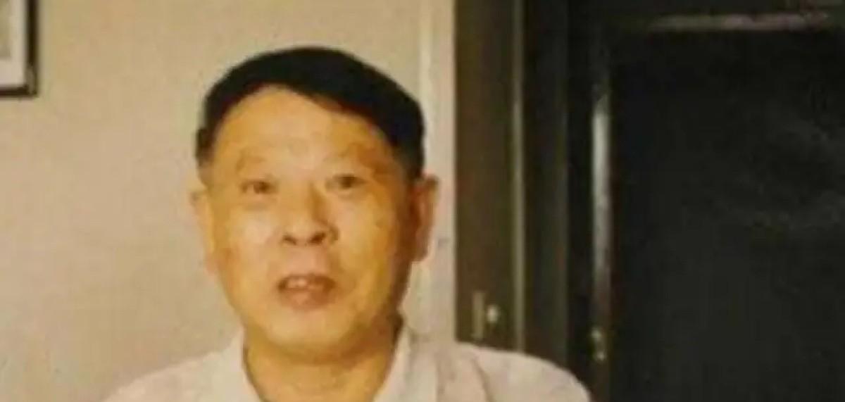 1976年，毛主席逝世，李敏扫了一眼守灵名单之后，对治丧委员会的工作人员说：“你