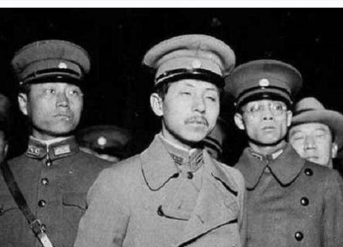 1975年4月，蒋介石躺在病床上临终时，说出了这么多年，为什么一直不放了张学良的