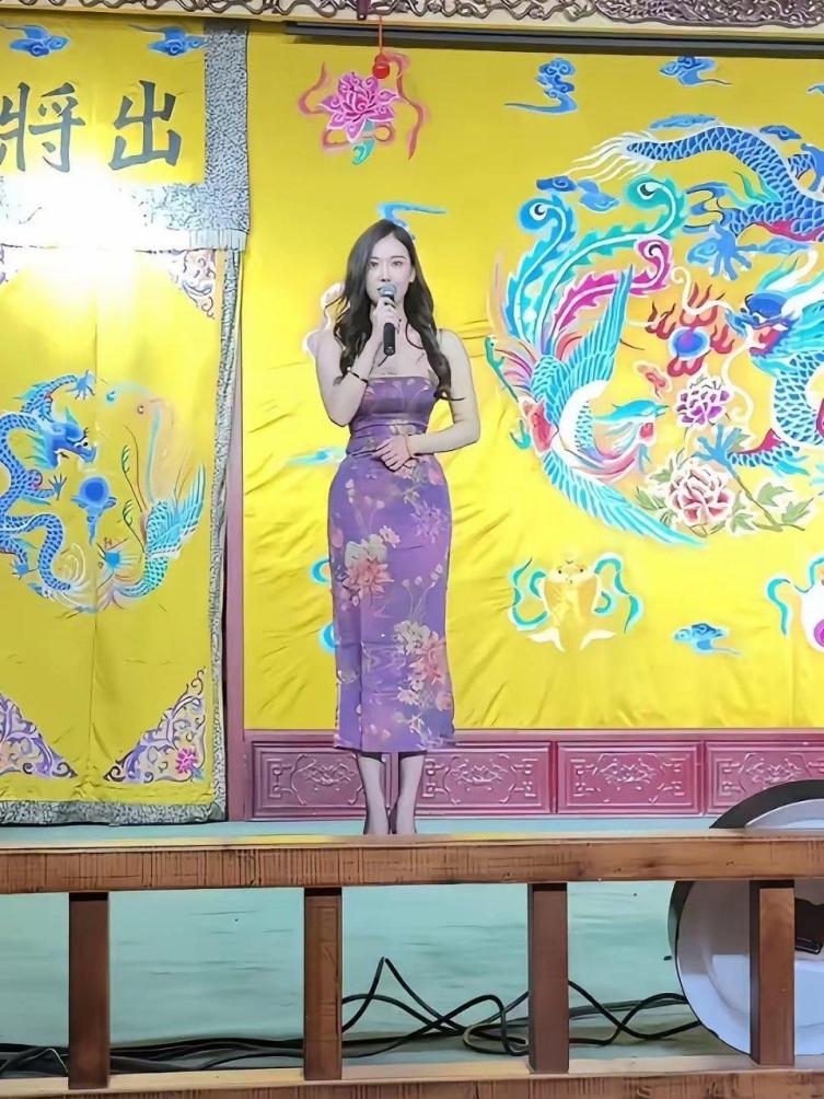 这什么节目，主持人太极品了吧。