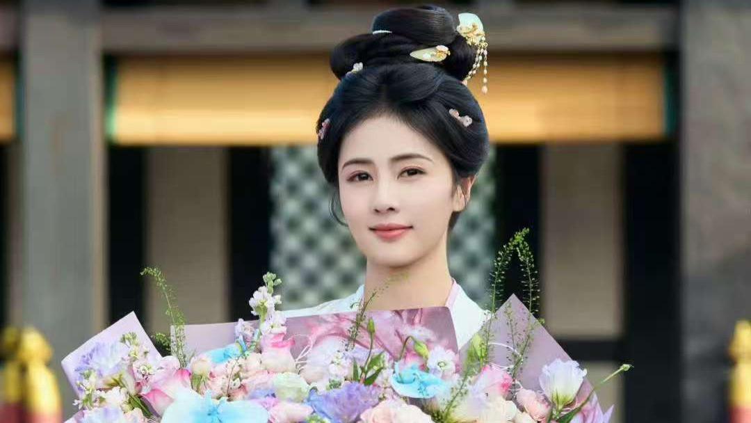白鹿透露病情未明，粉丝心疼！一度想放弃工作，粉丝关心令她泪崩