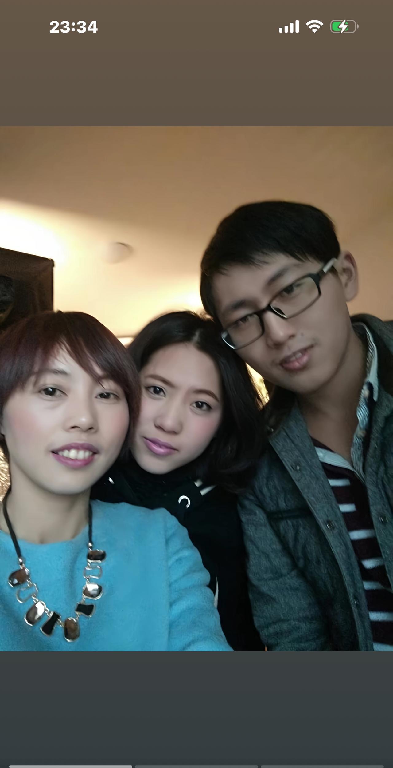 阿坝3对母女坠河事件鉴定结果出了，明彩弟弟的发文隐约透露了事故答案。
到底是什么