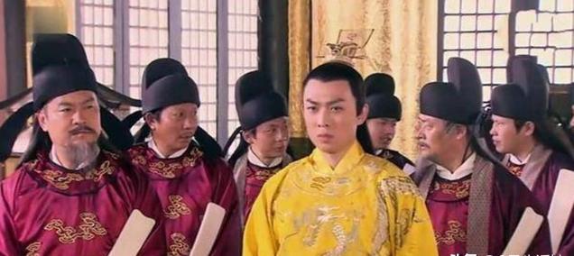 684年，武则天赐子李贤毒酒，李贤痛斥：“母后何苦赶尽杀绝？”



这杯剧毒的