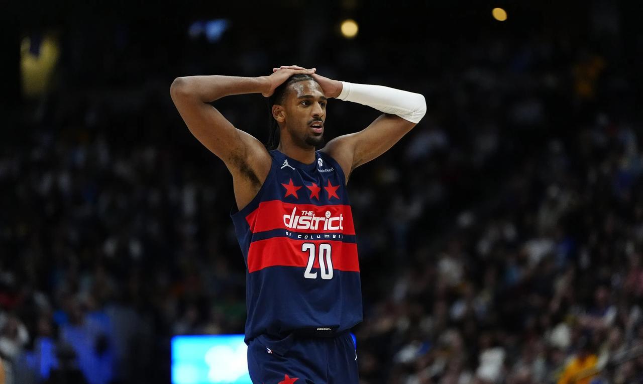 奇才队下赛季薪资一览；
特雷19岁——下赛季824万美元；
麦科勒姆33岁——下