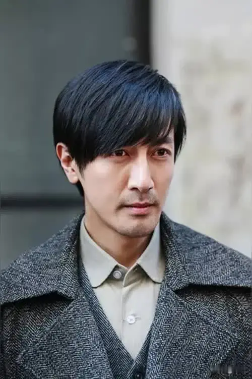 最不喜欢的10位影视演员
1.张鲁一
2.于晓光
3.李小冉
4.关晓彤
5.王