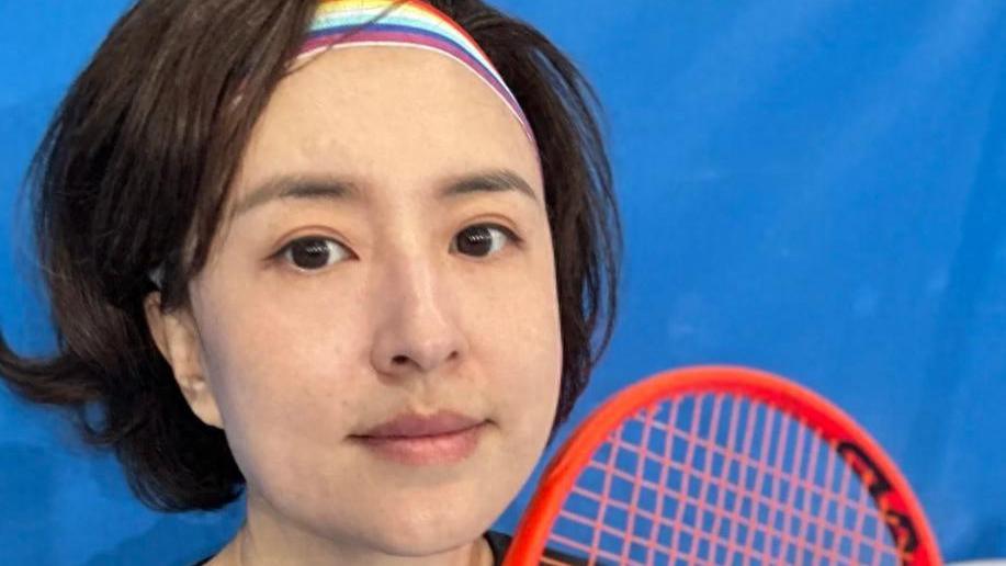 前央视女主持人：人心脏看什么都脏！衣服被指“不雅观”